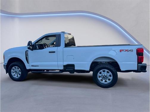 Oxford White 2023 Ford F-350 XLT