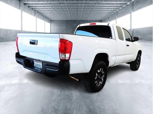 2016 Toyota Tacoma SR