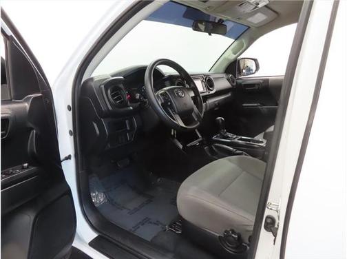 2016 Toyota Tacoma SR