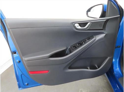 2018 Hyundai IONIQ Plug-In Hybrid Base