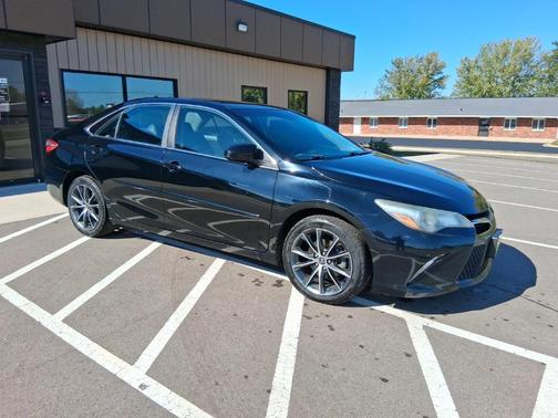 2016 Toyota Camry XSE