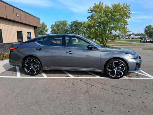 2025 Nissan Altima SR AWD