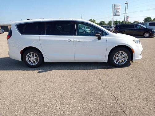 2025 Chrysler Pacifica L