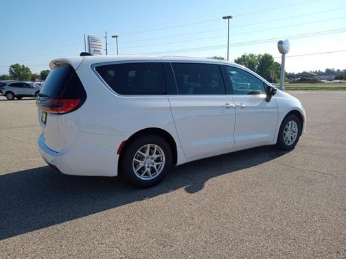 2025 Chrysler Pacifica L
