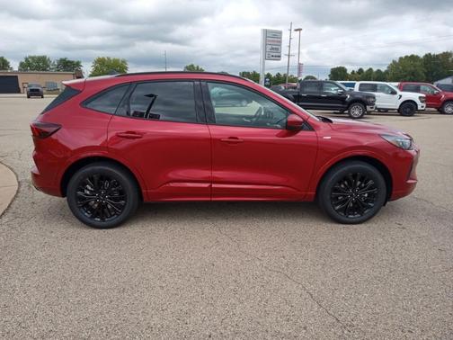 2025 Ford Escape ST-Line Elite