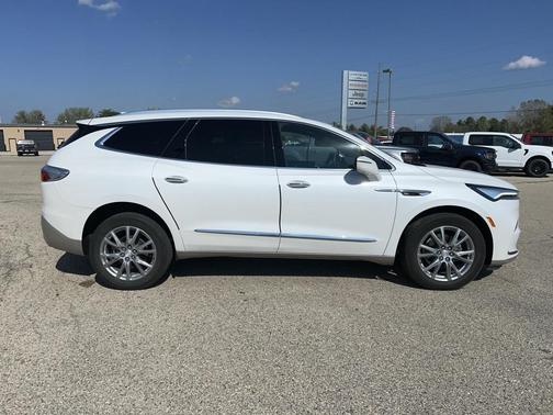 2022 Buick Enclave AWD Essence