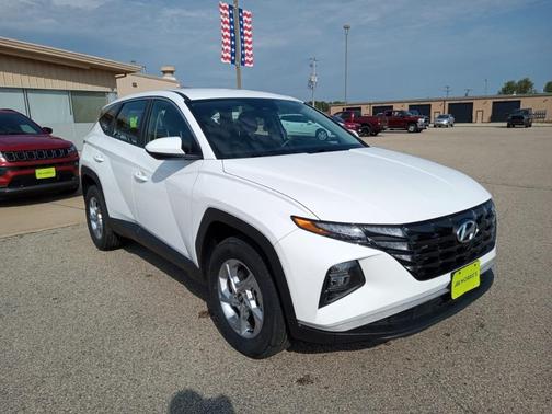 2023 Hyundai TUCSON SE