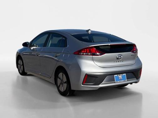 2022 Hyundai IONIQ Hybrid SE
