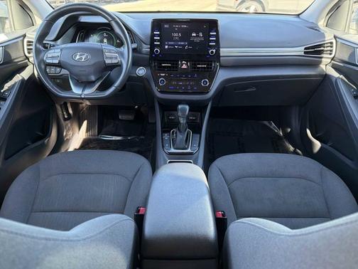 2022 Hyundai IONIQ Hybrid SE