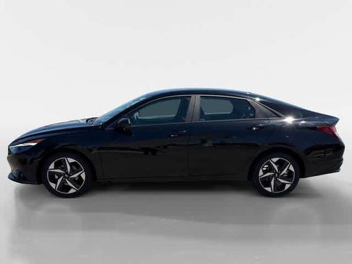 Black 2023 Hyundai ELANTRA SEL