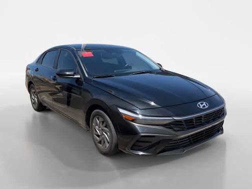 Black 2024 Hyundai ELANTRA SEL