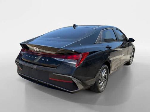 Black 2024 Hyundai ELANTRA SEL