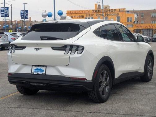 2022 Ford Mustang Mach-E Select