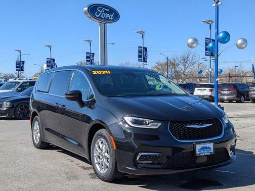 2023 Chrysler Pacifica Touring-L