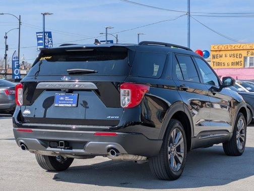 Agate Black Metallic 2023 Ford Explorer XLT