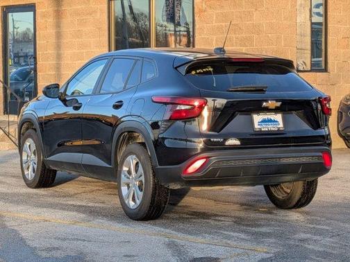 2025 Chevrolet Trax LS