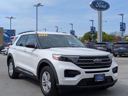 Star White 2022 Ford Explorer XLT