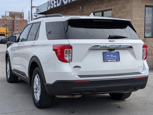 Star White 2022 Ford Explorer XLT