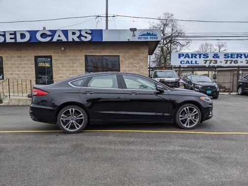 Photo 2 of 31 of 2020 Ford Fusion Titanium