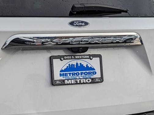 Photo 5 of 35 of 2021 Ford Explorer Limited