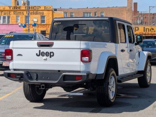 2023 Jeep Gladiator Sport