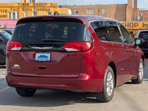 2023 Chrysler Voyager LX