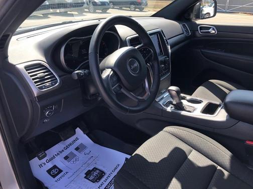 2018 Jeep Grand Cherokee Laredo for sale in Traverse City, MI - image 25