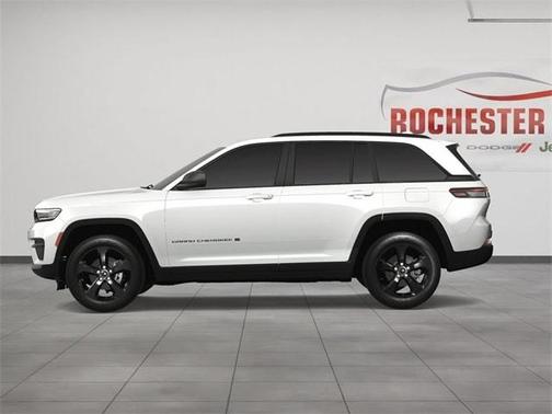 2025 Jeep Grand Cherokee Laredo