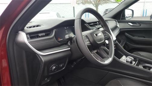 2024 Jeep Grand Cherokee L Laredo