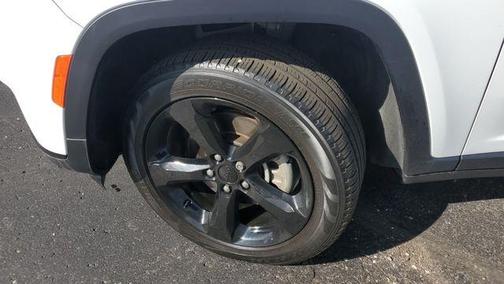 Bright White Clearcoat 2024 Jeep Grand Cherokee L Limited