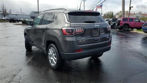2022 Jeep Compass Latitude Lux