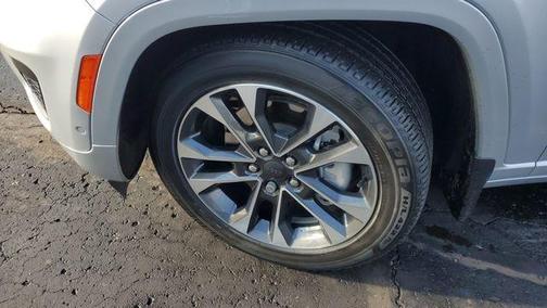 2022 Jeep Grand Cherokee 4xe Overland