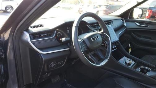 2024 Jeep Grand Cherokee L Laredo