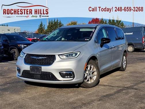 2024 Chrysler Pacifica Touring-L