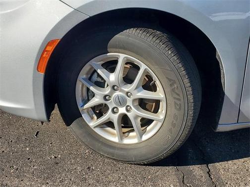 2024 Chrysler Pacifica Touring-L