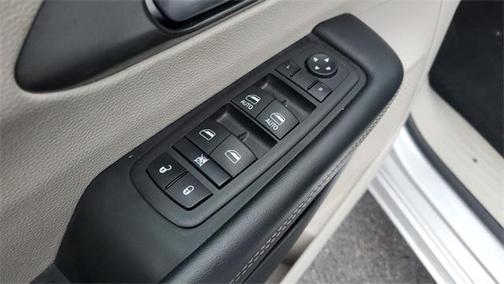 2024 Chrysler Pacifica Touring-L