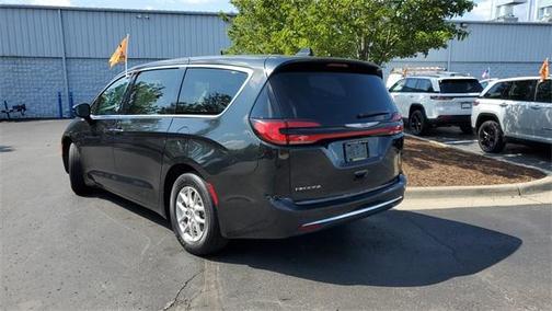 2023 Chrysler Pacifica Touring-L