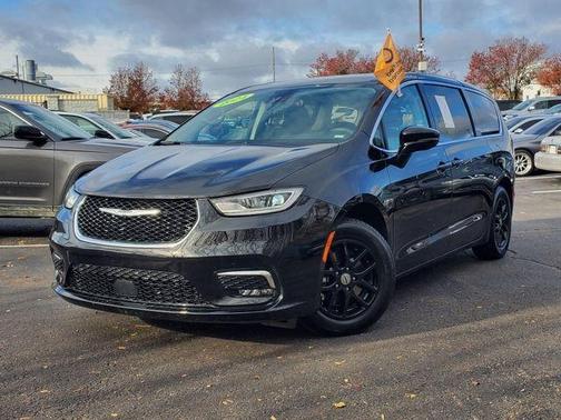 2024 Chrysler Pacifica Touring-L