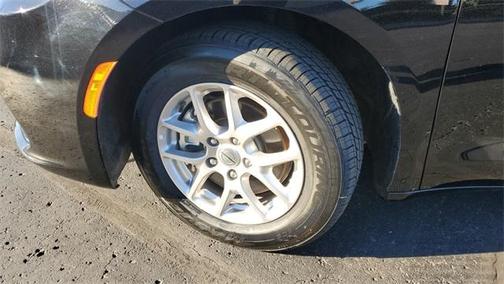 2024 Chrysler Pacifica Touring-L