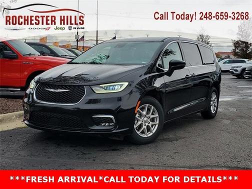 2024 Chrysler Pacifica Touring-L