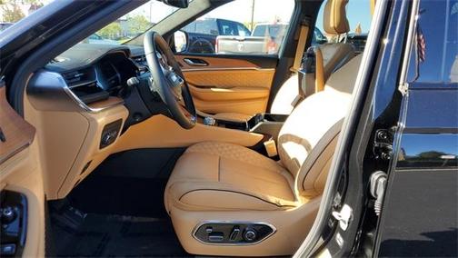 2022 Jeep Grand Cherokee Summit