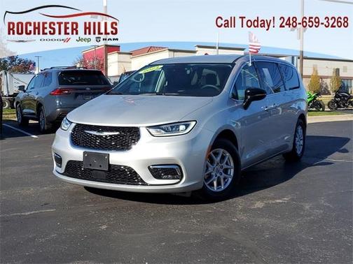 2024 Chrysler Pacifica Touring-L