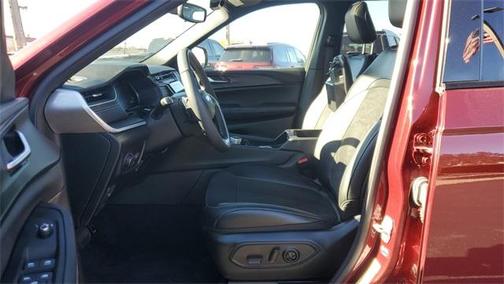 2024 Jeep Grand Cherokee L Laredo