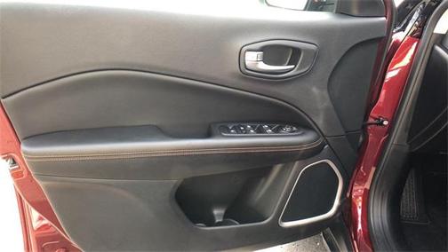 Photo 5 of 20 of 2020 Jeep Compass Limited