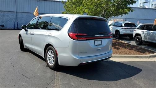 2023 Chrysler Pacifica Touring-L
