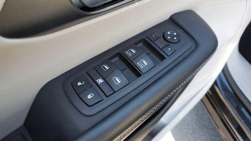 2024 Chrysler Pacifica Touring-L