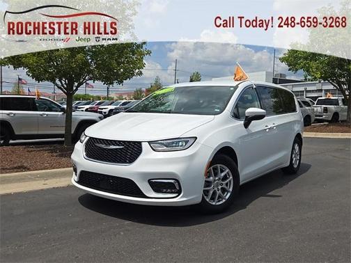 2023 Chrysler Pacifica Touring-L