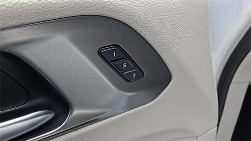 2023 Chrysler Pacifica Touring-L