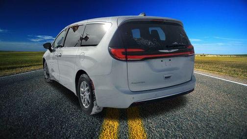 2024 Chrysler Pacifica Touring-L