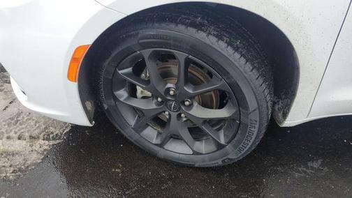 2023 Chrysler Pacifica Touring-L